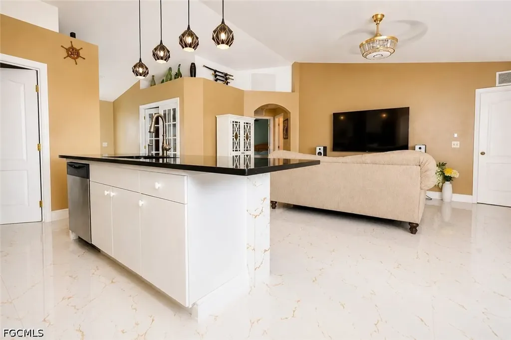 507 Diplomat Parkway E Cape Coral FL 33909