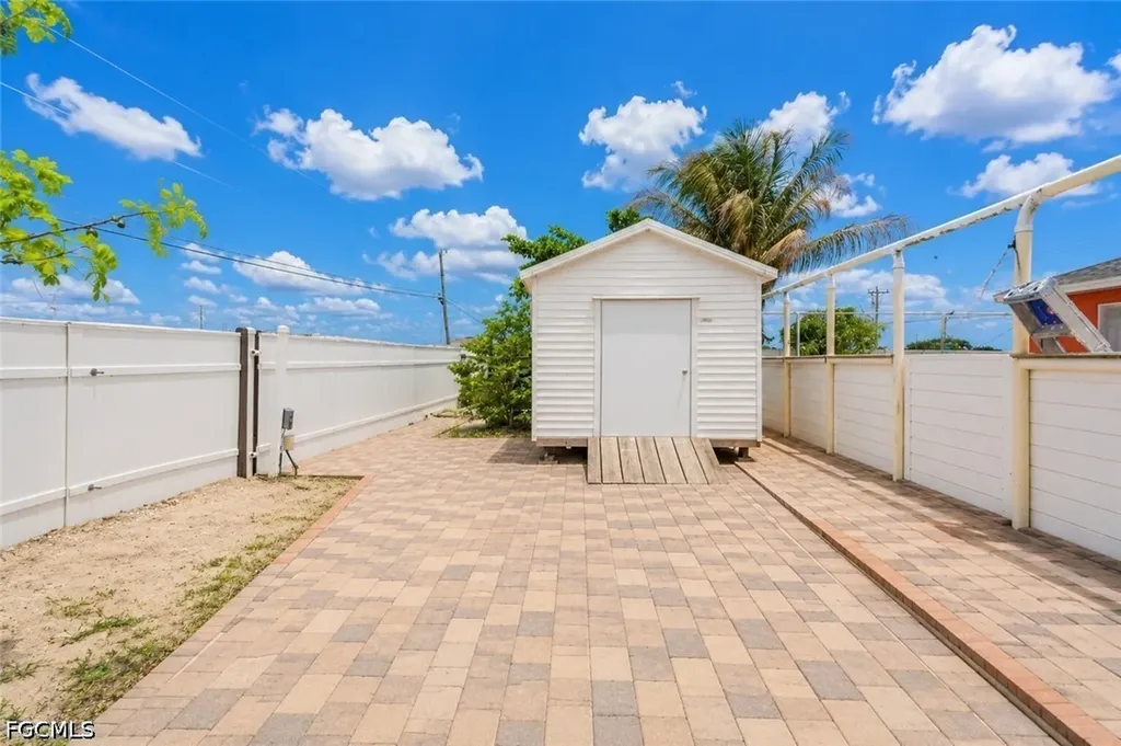 507 Diplomat Parkway E Cape Coral FL 33909