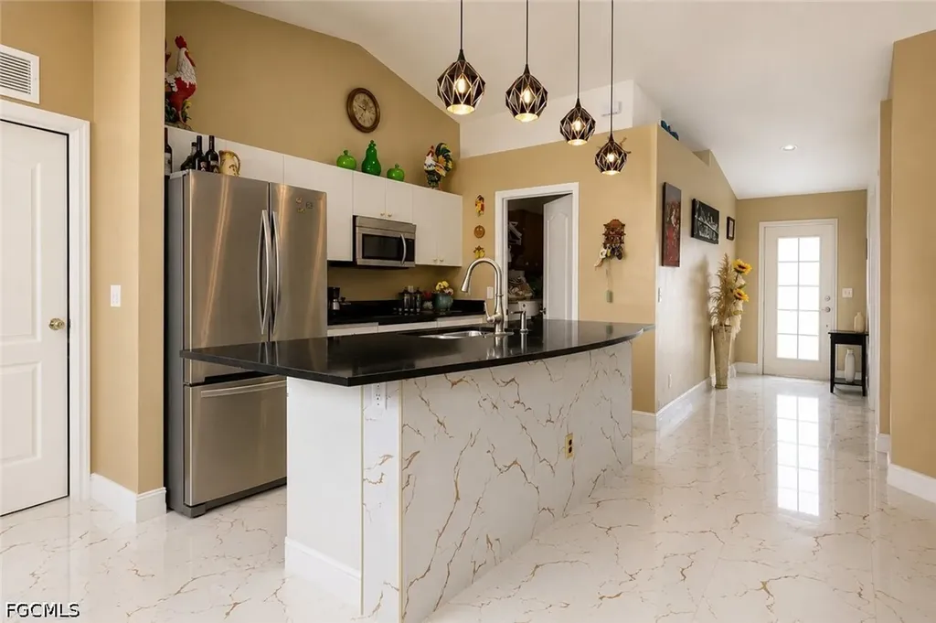 507 Diplomat Parkway E Cape Coral FL 33909