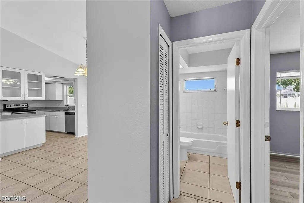 1401 SE 3rd Street Cape Coral FL 33990