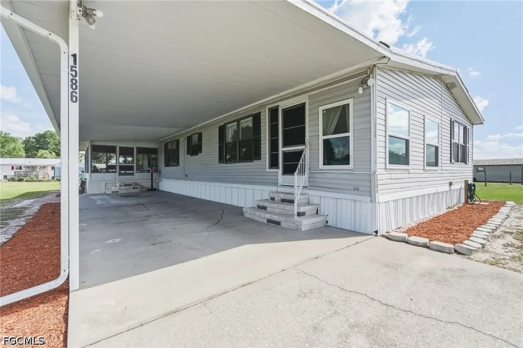 1586 NE Grapefruit Street Arcadia FL 34266