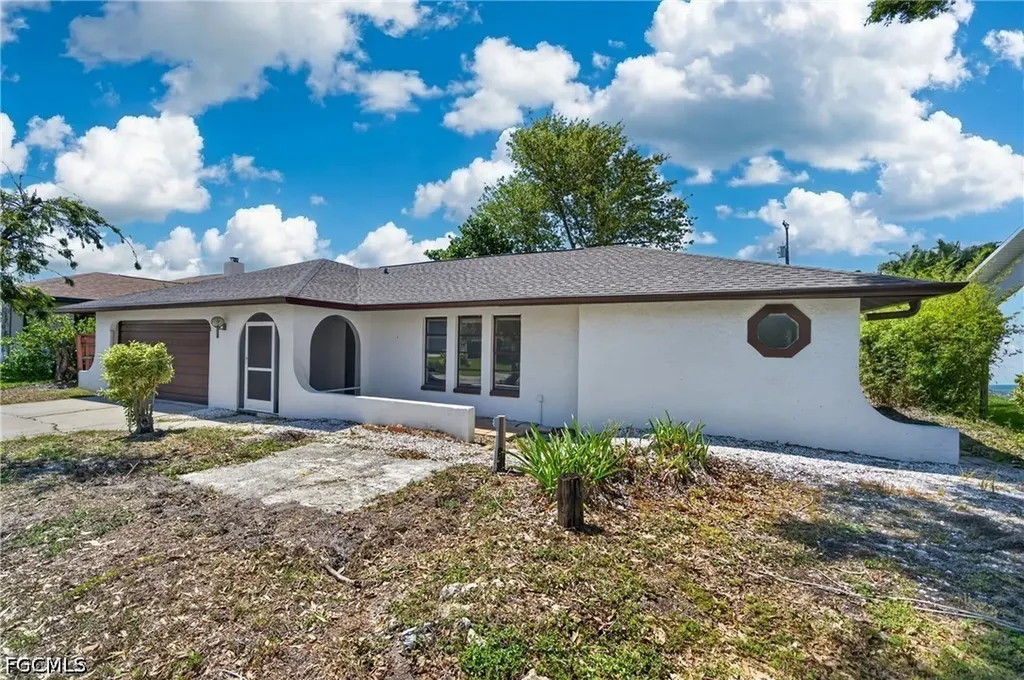 Cape Coral FL, 1513 SW 52nd Lane