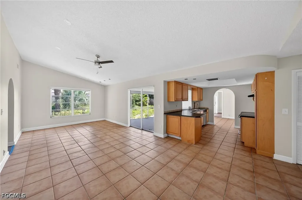 1513 SW 52nd Lane Cape Coral FL 33914