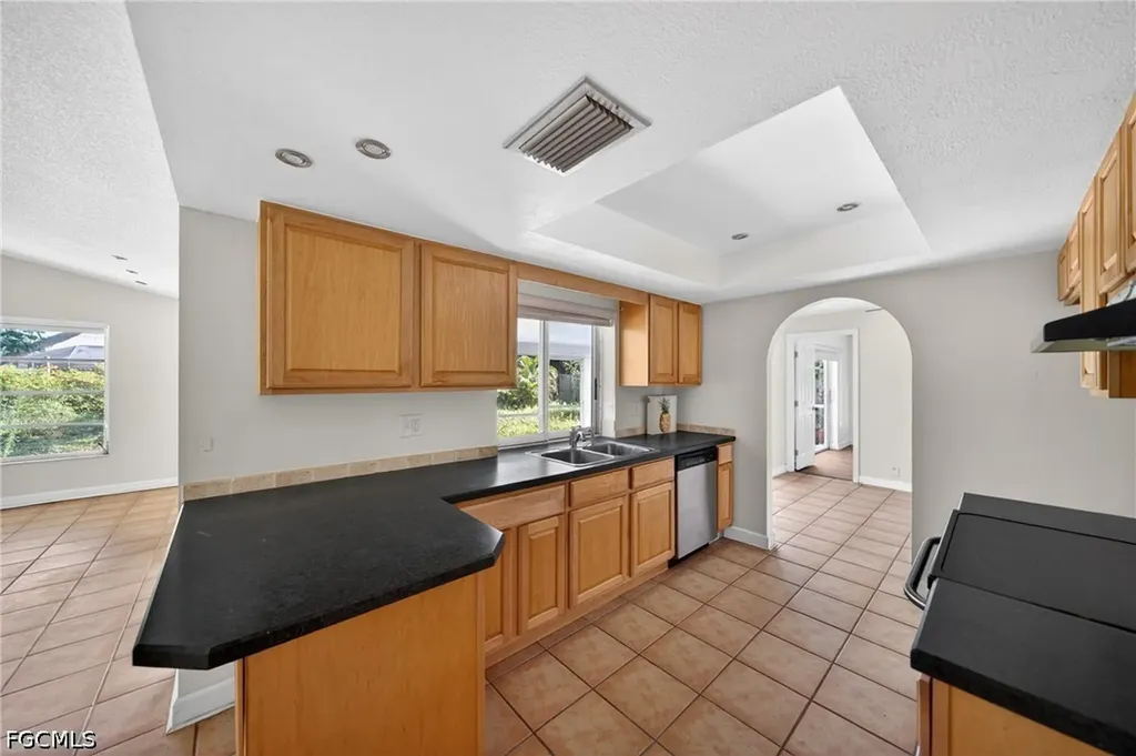 1513 SW 52nd Lane Cape Coral FL 33914