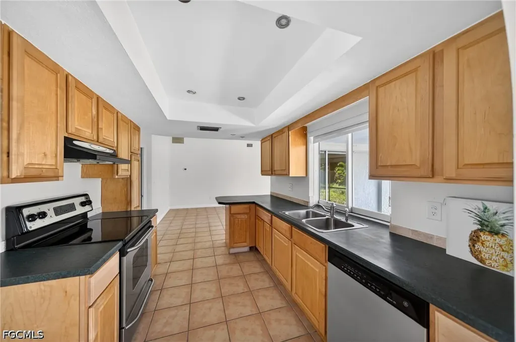 1513 SW 52nd Lane Cape Coral FL 33914