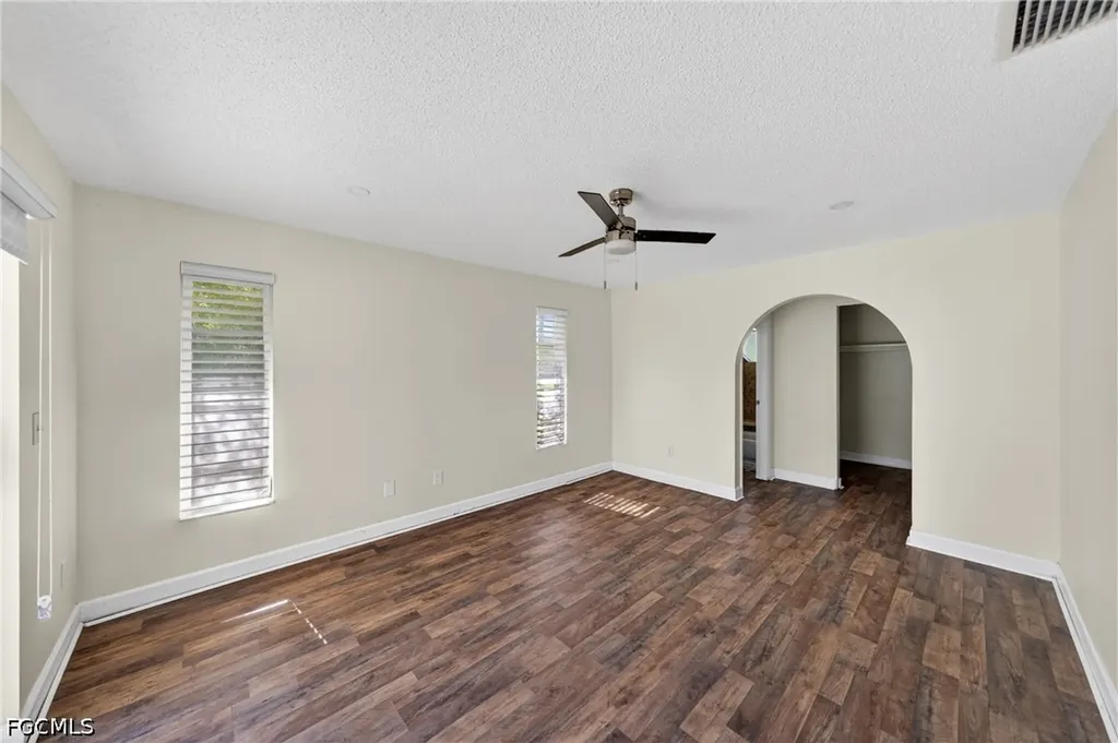 1513 SW 52nd Lane Cape Coral FL 33914