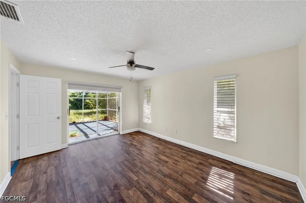 1513 SW 52nd Lane Cape Coral FL 33914