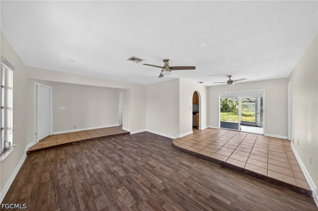 1513 SW 52nd Lane Cape Coral FL 33914