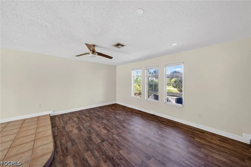 1513 SW 52nd Lane Cape Coral FL 33914