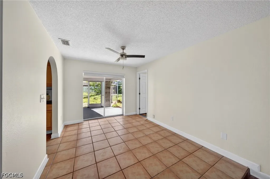 1513 SW 52nd Lane Cape Coral FL 33914
