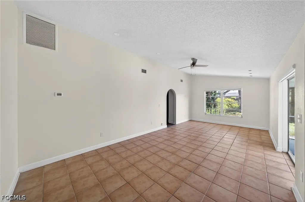 1513 SW 52nd Lane Cape Coral FL 33914