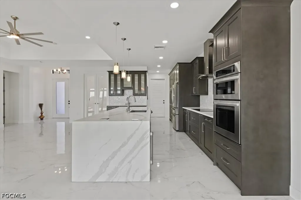 901 NW 33rd Place Cape Coral FL 33993