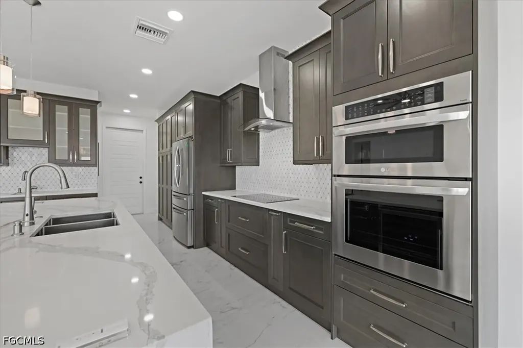 901 NW 33rd Place Cape Coral FL 33993