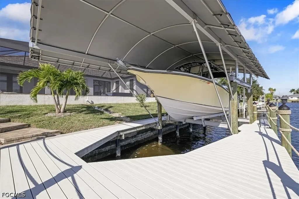 901 NW 33rd Place Cape Coral FL 33993