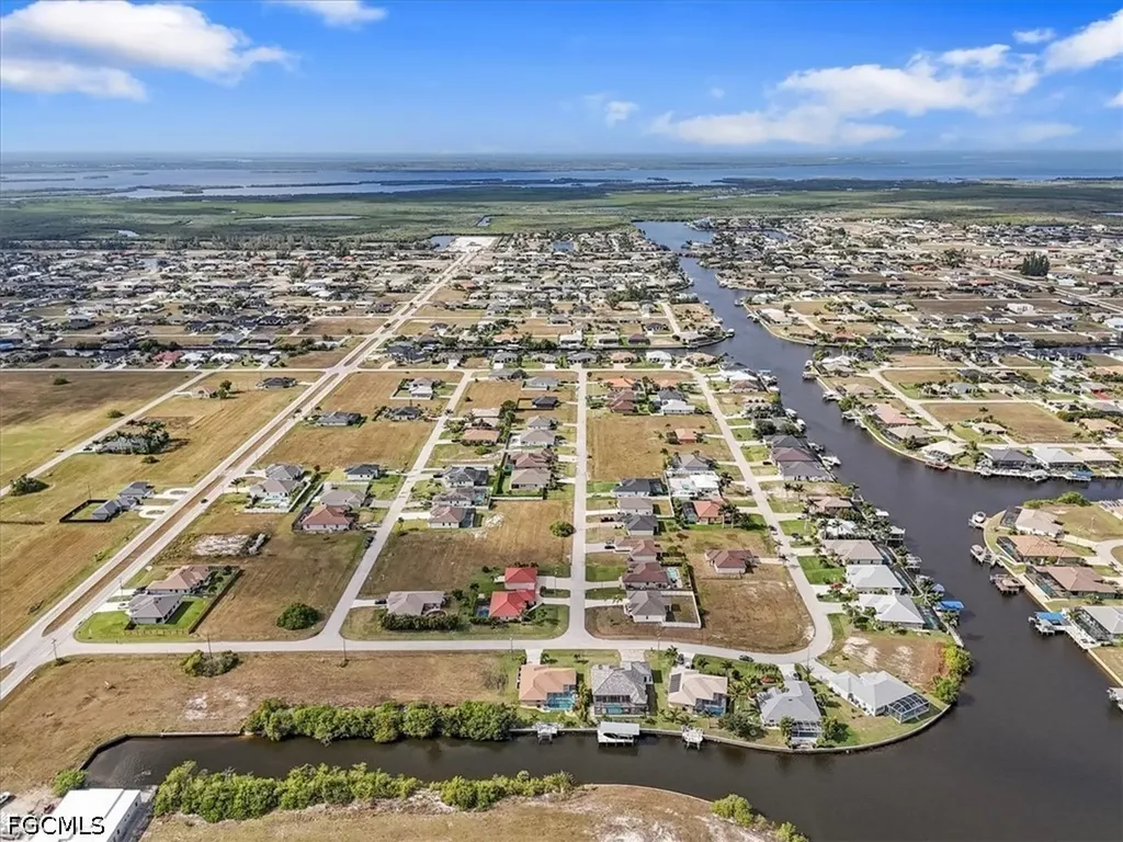901 NW 33rd Place Cape Coral FL 33993