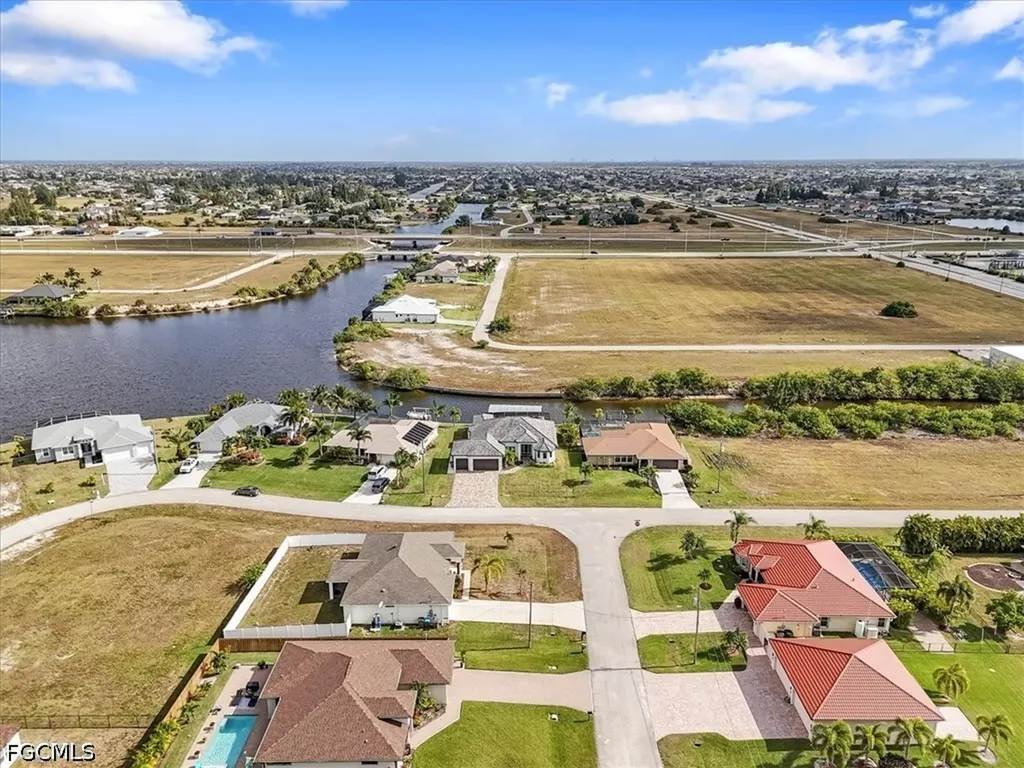 901 NW 33rd Place Cape Coral FL 33993
