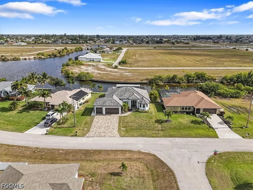 901 NW 33rd Place Cape Coral FL 33993