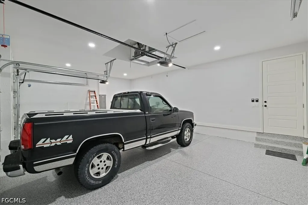 901 NW 33rd Place Cape Coral FL 33993