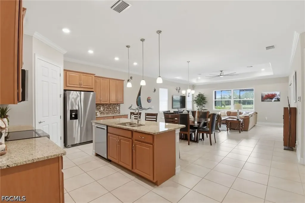 3653 Avenida Del Vera North Fort Myers FL 33917