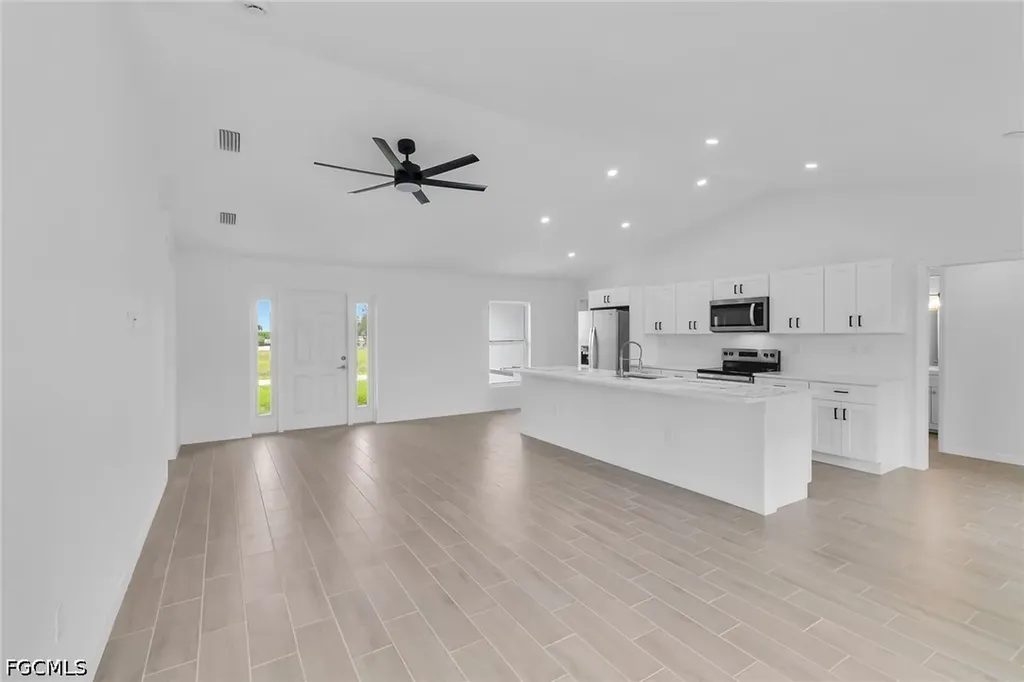 2221 NW 43rd Avenue Cape Coral FL 33993