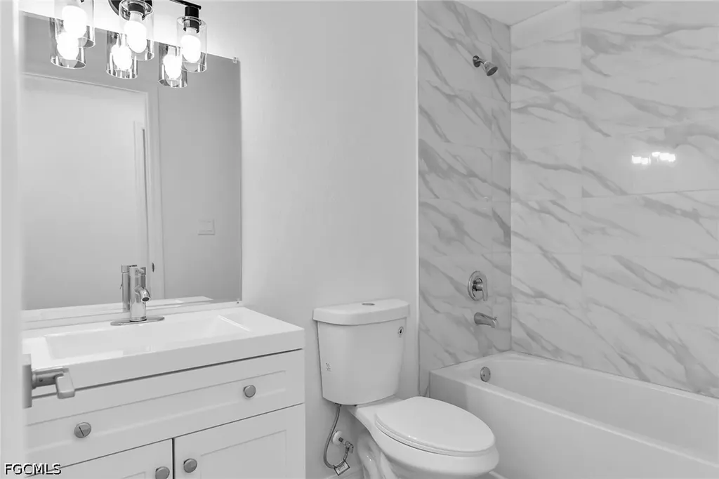 2221 NW 43rd Avenue Cape Coral FL 33993