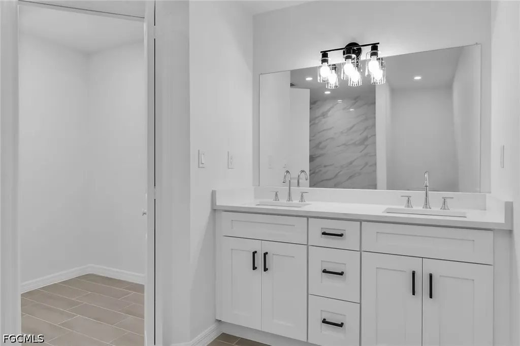 2221 NW 43rd Avenue Cape Coral FL 33993