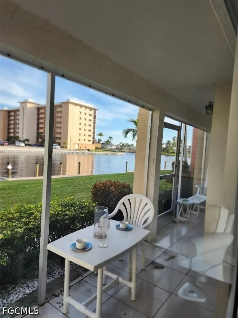 1932 SE 43rd Street Cape Coral FL 33904