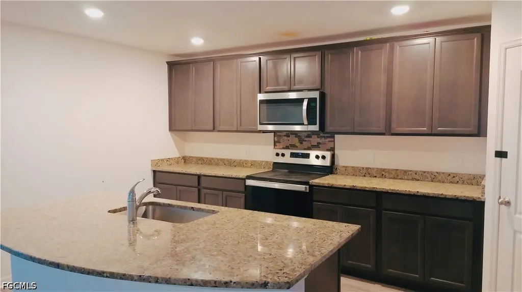 244 Loadstar Street Fort Myers FL 33913