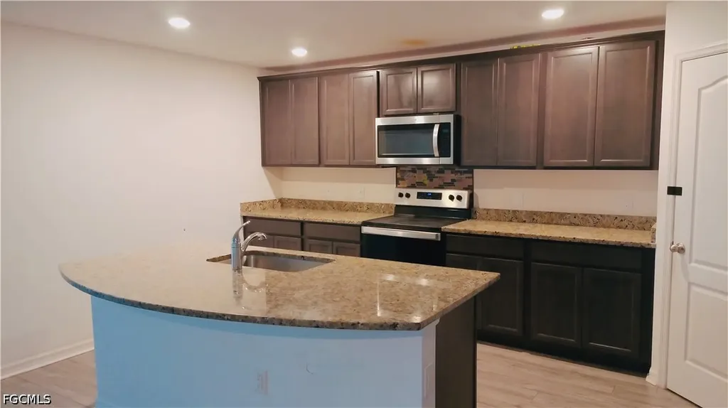 244 Loadstar Street Fort Myers FL 33913