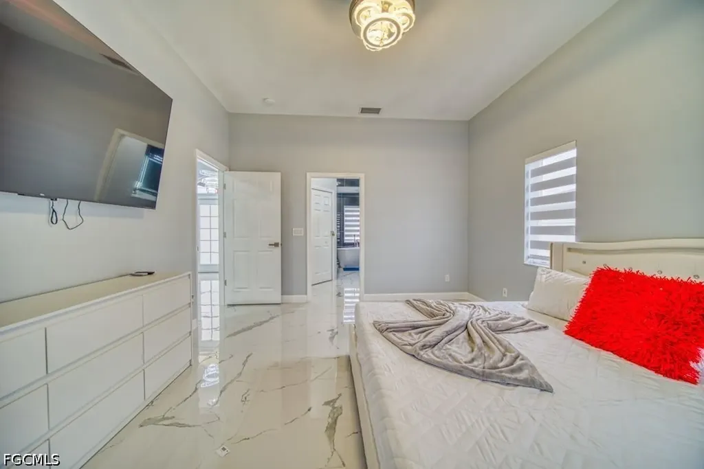 946 SE 23rd Place Cape Coral FL 33990