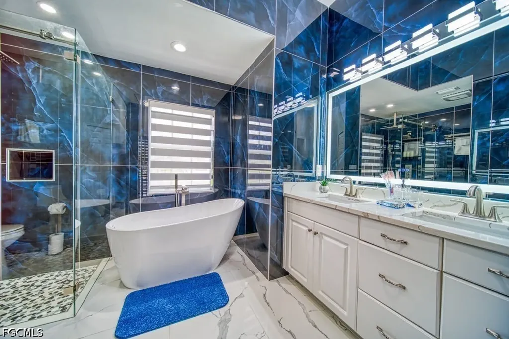 946 SE 23rd Place Cape Coral FL 33990