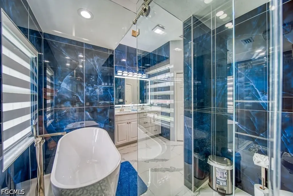946 SE 23rd Place Cape Coral FL 33990