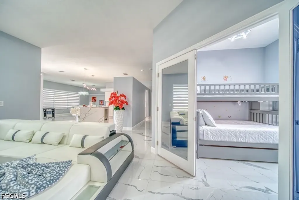 946 SE 23rd Place Cape Coral FL 33990