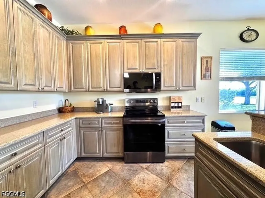 2560 Keystone Lake Drive Cape Coral FL 33909