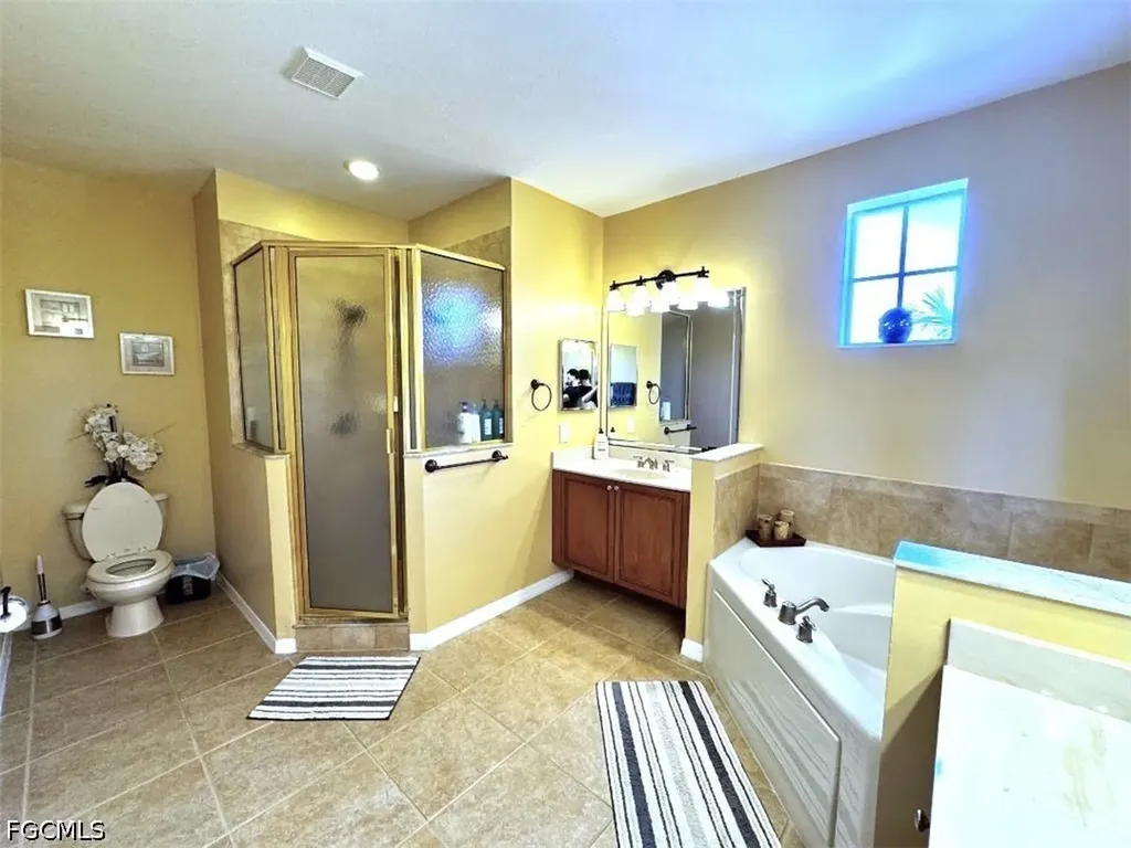 2560 Keystone Lake Drive Cape Coral FL 33909