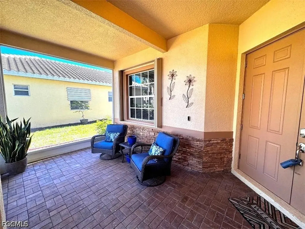 2560 Keystone Lake Drive Cape Coral FL 33909