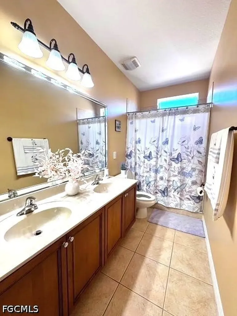 2560 Keystone Lake Drive Cape Coral FL 33909
