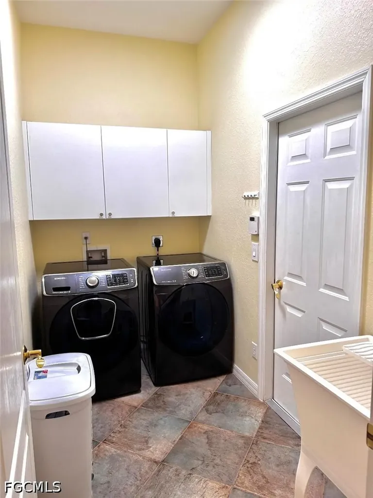 2560 Keystone Lake Drive Cape Coral FL 33909
