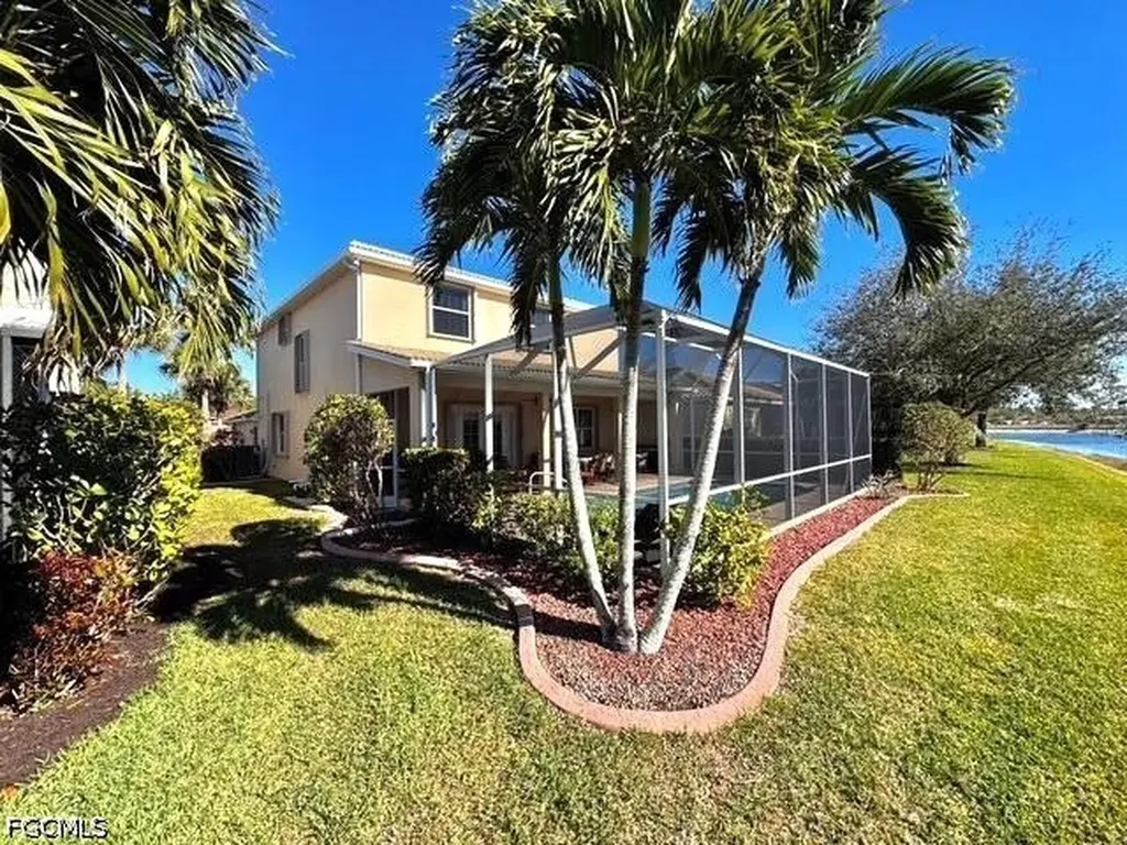 2560 Keystone Lake Drive Cape Coral FL 33909