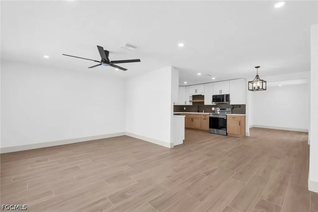 2114 Davis Boulevard Fort Myers FL 33905