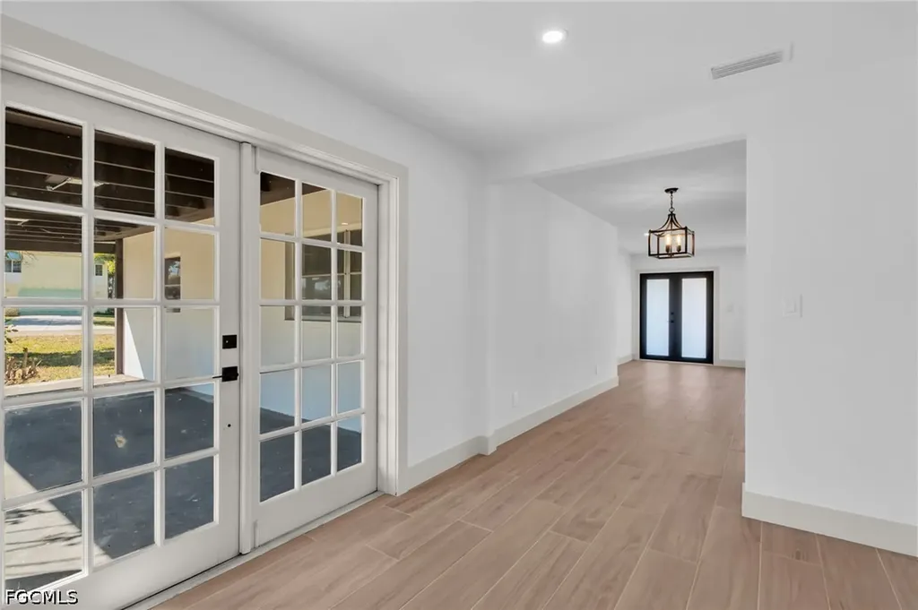2114 Davis Boulevard Fort Myers FL 33905