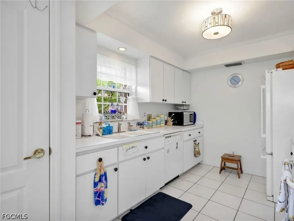 221 SE 10th Terrace Cape Coral FL 33990