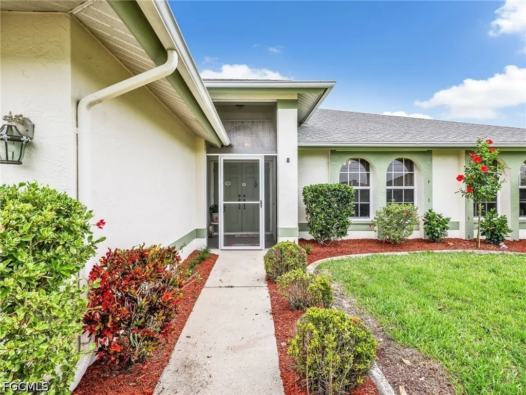 221 SE 10th Terrace Cape Coral FL 33990