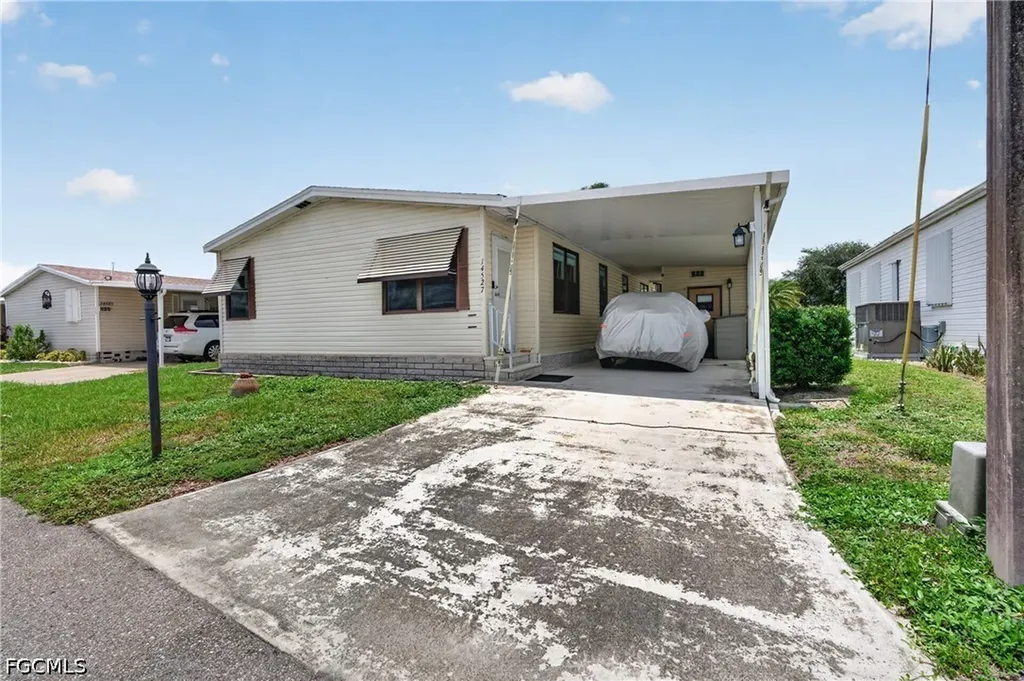 14527 Paul Revere Loop North Fort Myers FL 33917
