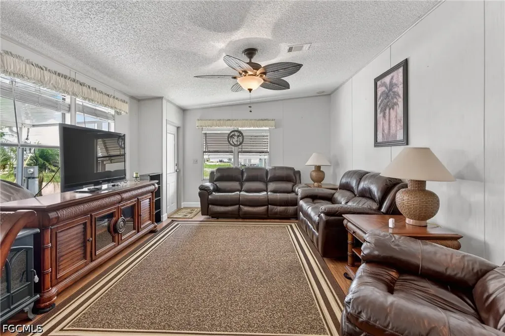 14527 Paul Revere Loop North Fort Myers FL 33917