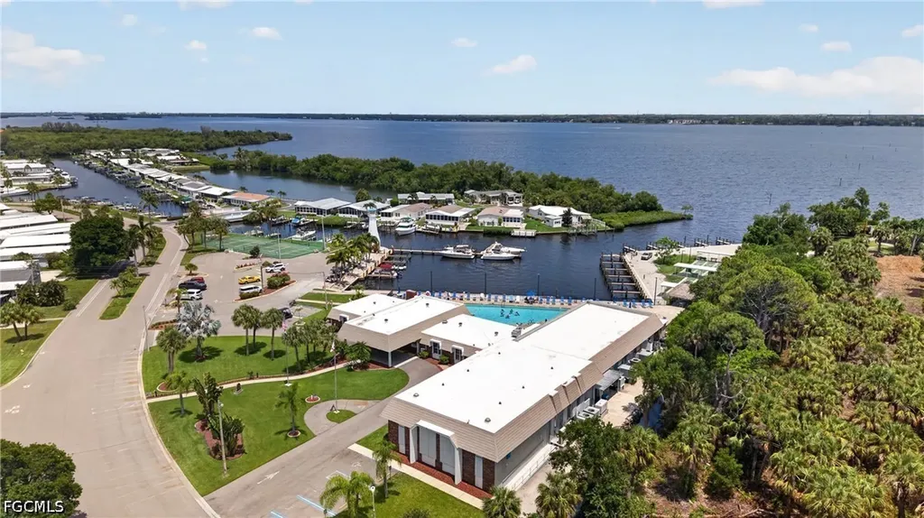 14527 Paul Revere Loop North Fort Myers FL 33917