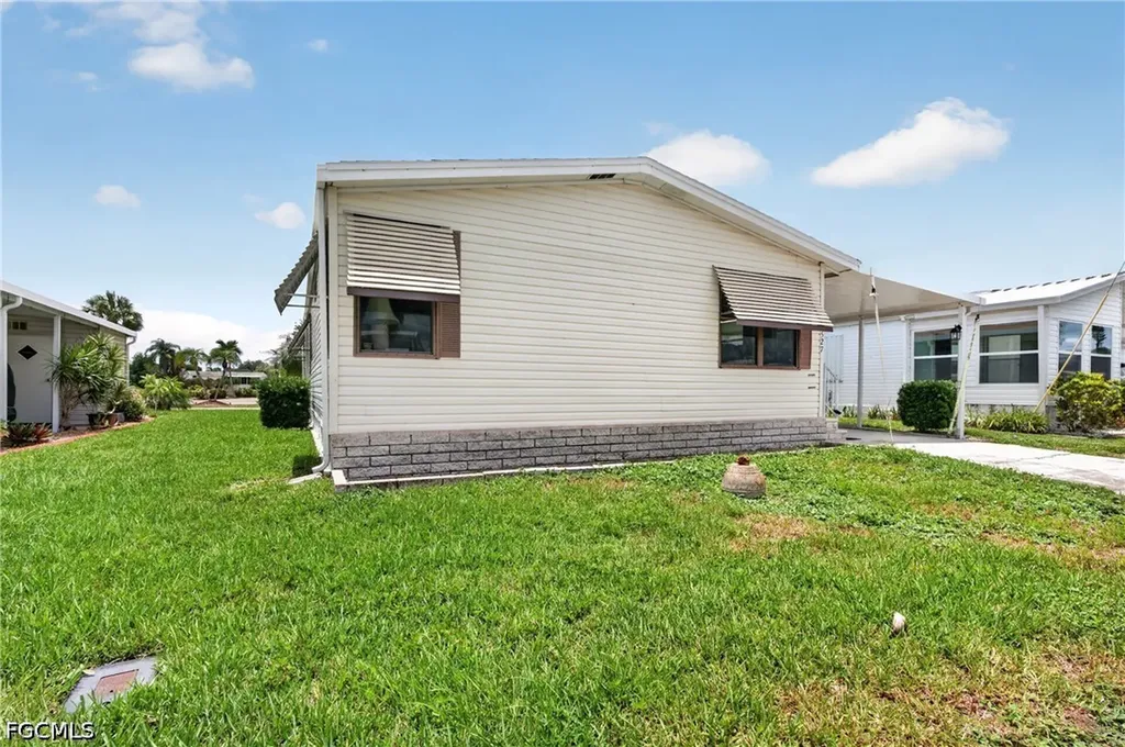 14527 Paul Revere Loop North Fort Myers FL 33917