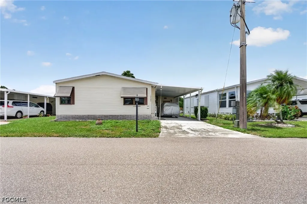 14527 Paul Revere Loop North Fort Myers FL 33917