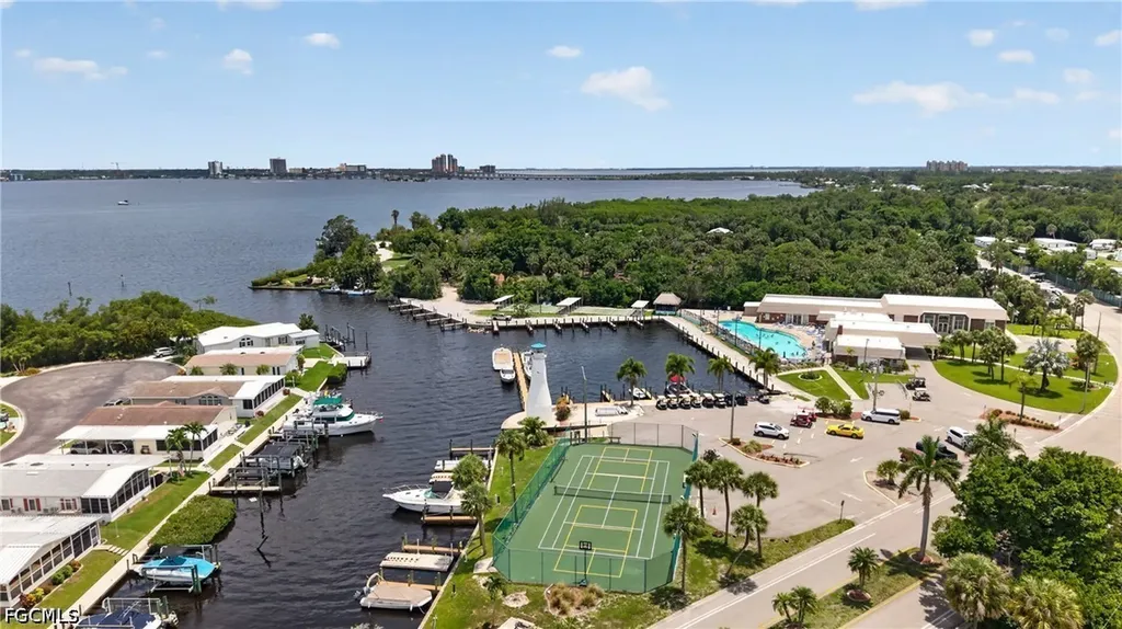 14527 Paul Revere Loop North Fort Myers FL 33917