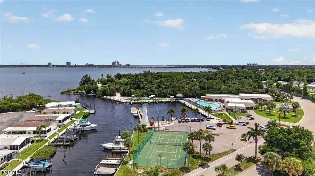 14527 Paul Revere Loop North Fort Myers FL 33917